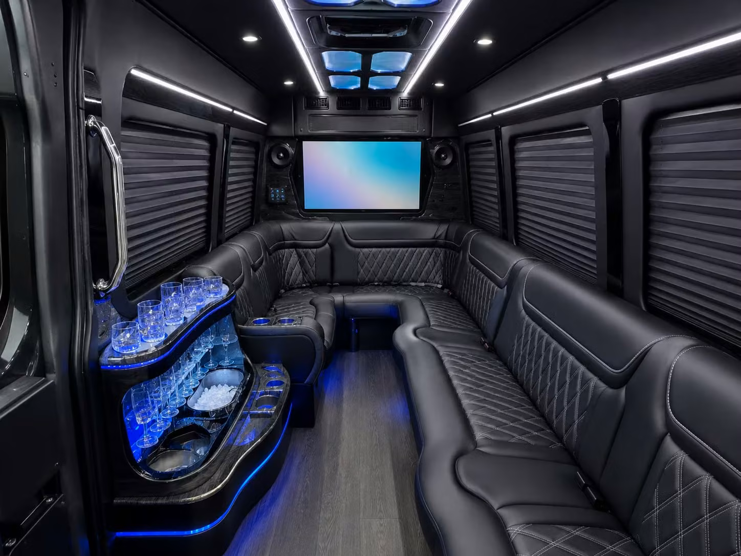 horse racing and special sporting event shuttles at del mar racetrack
