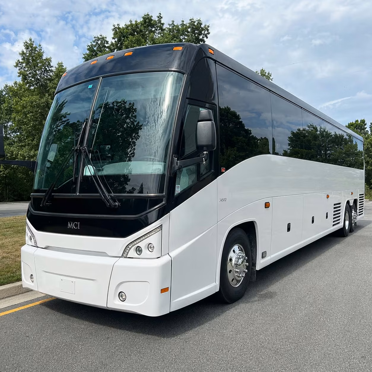 reliable sunday service shuttle buses for san diego congregations